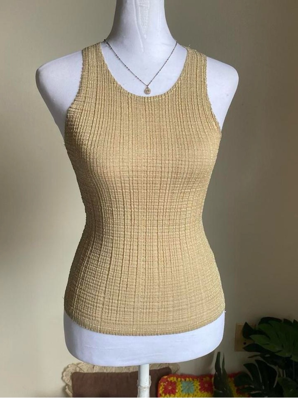 Vintage 90s y2k slinky gold sleeveless top - Picture 5 of 7